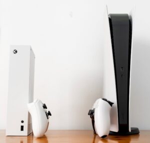 Reparación-de-consolas-de-videojuegos-mandos-mantenimiento-cambio-de-almacenamiento-para-ps5-ps4-y-xbox-one